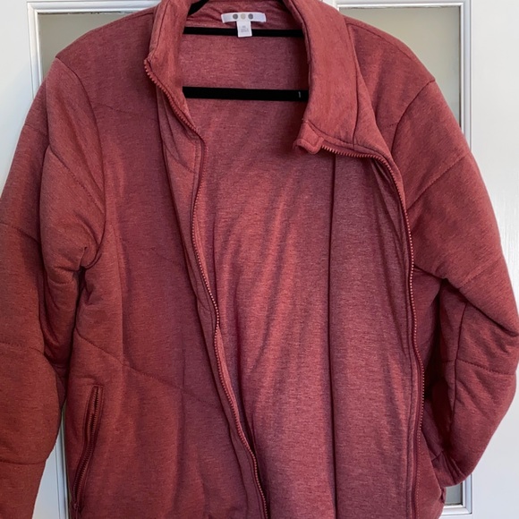 ••• Quilted Jacket - Picture 6 of 7